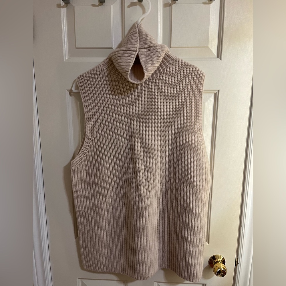 H&M Premium Selection -Wool & Cashmere  turtle neck sleeveless sweater